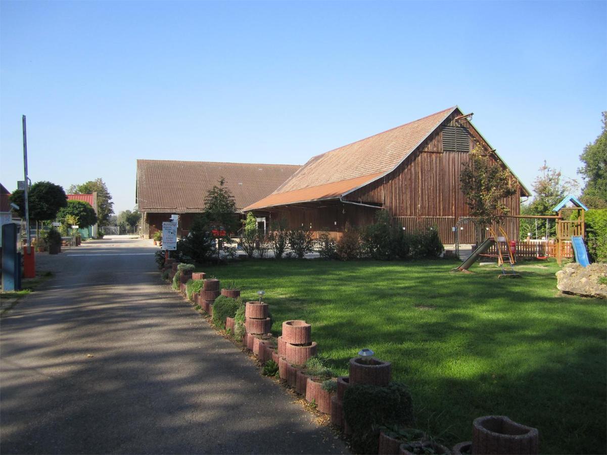 Schlaffass-Camping Gutshof Donauried Guenzburg Exterior photo